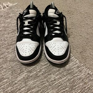 Size Women’s 7 Nike Dunks